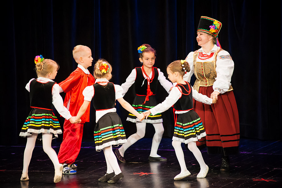 Reprezentacyjny Zespół Ambasadorów Polskiego Tańca „Bella Polonia” - Zdjęcie 5 z 21